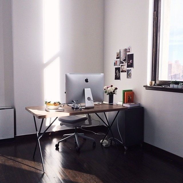 The workspace of Alice Gao, a photographer based in NYC. #interior #design #decor