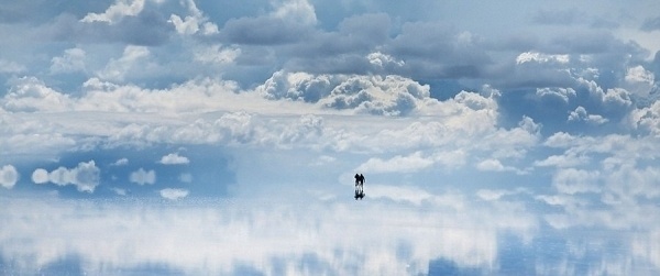 Heaven on Earth the world's largest saline-alkali soil mirror landscape / Photos earth 360 #flat #sky #de #landscape #salar #uyuni #photography #salt