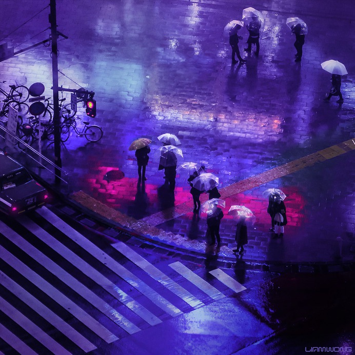 WePresent | After midnight, time and people move differently