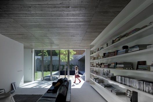 Image Spark Image tagged "architecture", "interior design", "minimal" pichperney #libraries #bookcases #interiors