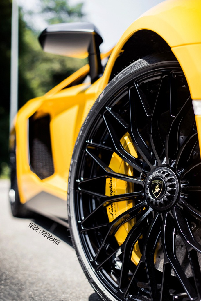 Lamborghini Aventador LP 750-4