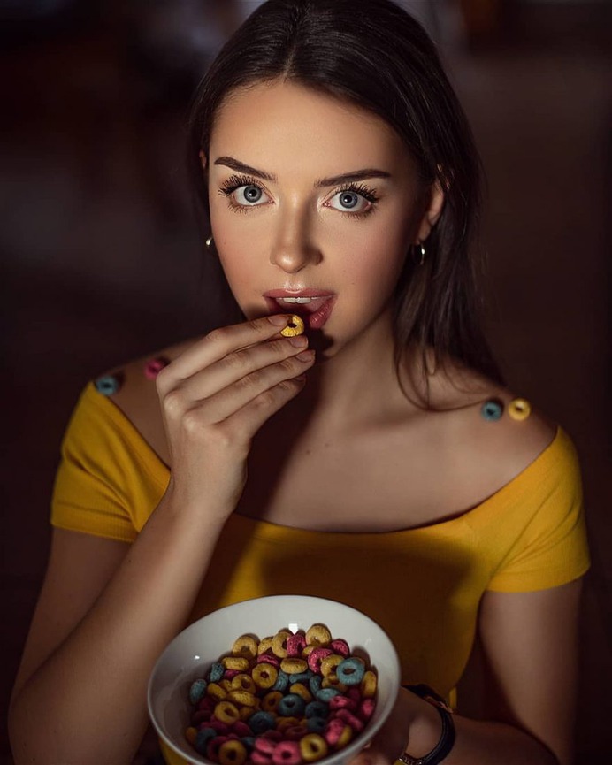 Marvelous Female Portrait Photography by Mona Strieder