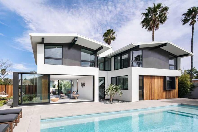 pool, Huntington Beach / Assembledge+