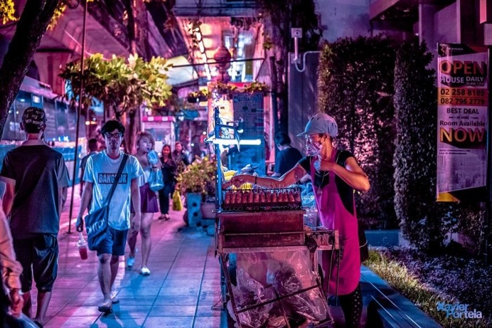 Bangkok Glow: Neon Street Photography by Xavier Portela