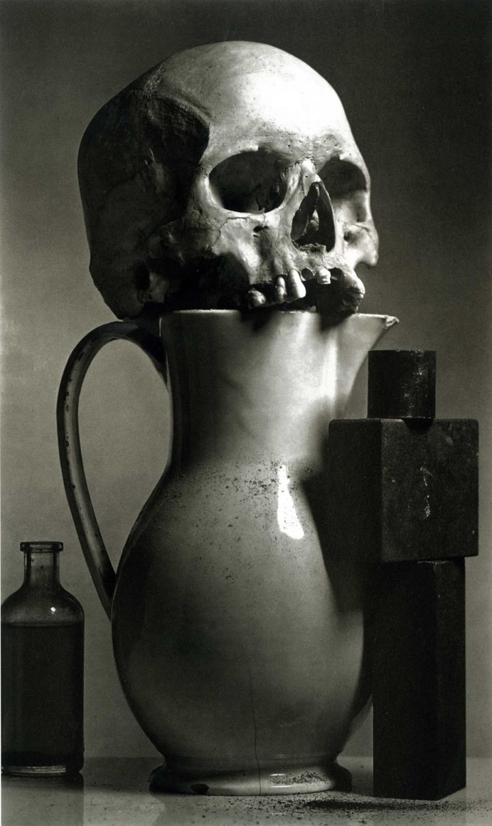 Five pretty Irving Penn faces: Irving Penn: Still Life, Ospedale, New York, 1980 Penn on this archeology work: "For some years I had been #irving #penn