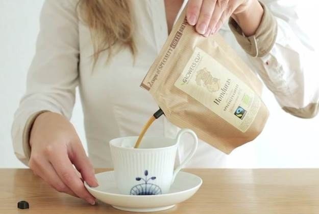DISPOSABLE BAG IS ACTUALLY A SINGLE-BREW FRENCH PRESS #coffee #product #design #package