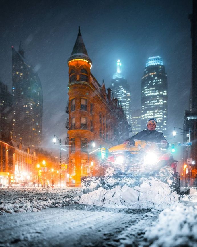 #streetsoftoronto: Vibrant Street Photography by Max Whitehead