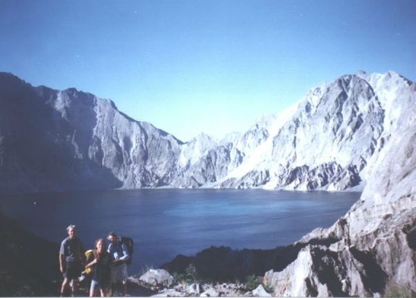 rj2.jpg (647×465) #pinatubo #1990 #volcano #film #lake #pinatobo