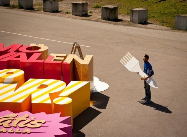 Cool 3D poster is made with letters so big that they can crush a human #type #big #wood #installation