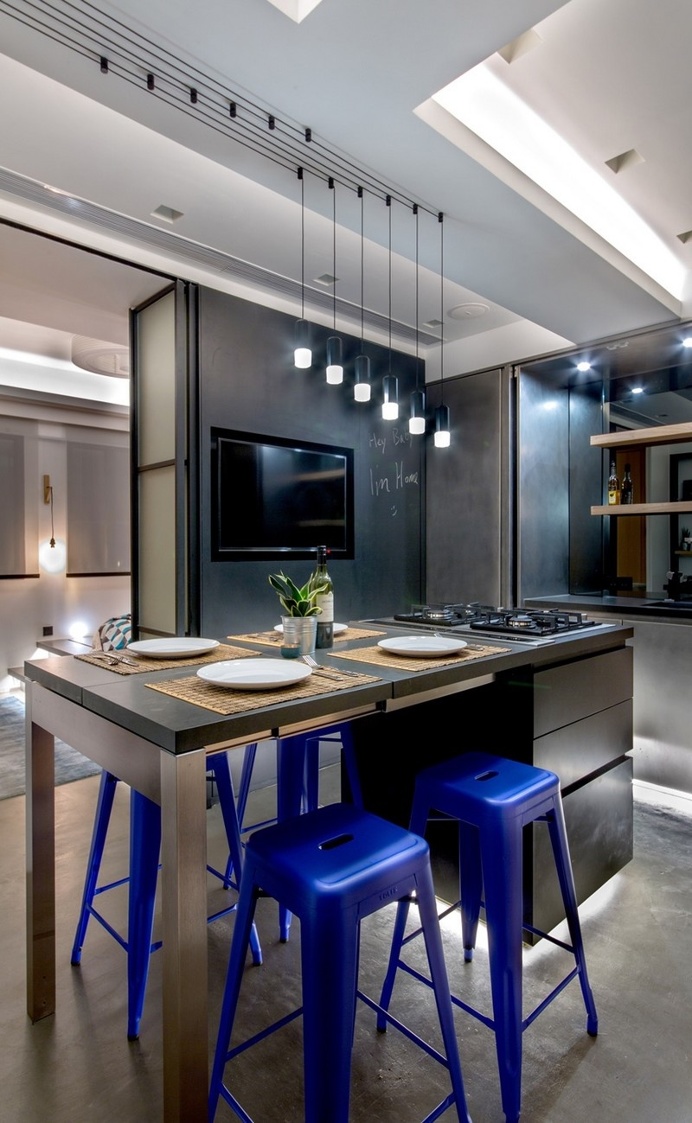 Hong Kong Cramped Flat Converted in a Eco High Tech Rooftop Retreat