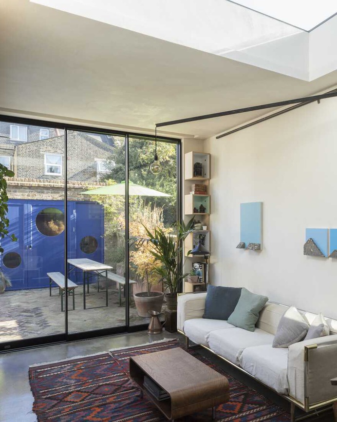 living room / RISE Design Studio