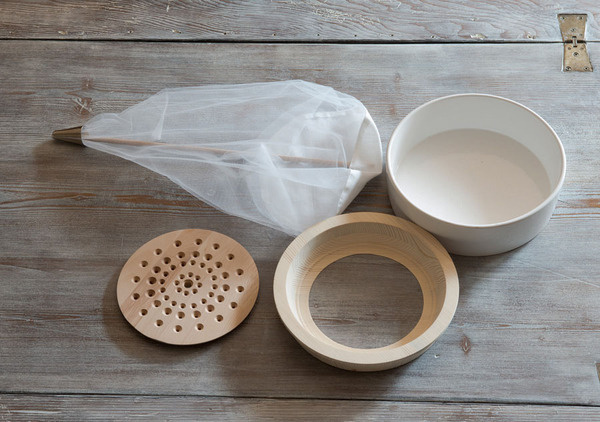 Urban Survival Kit by Sottoscala Design #minimalist #design #minimal