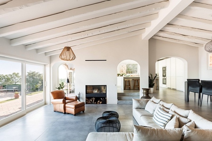 Mas Nou House – Interior Renovation by 05AM Arquitectura