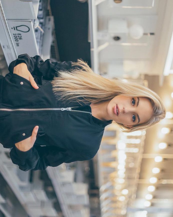 Splendid Female Portrait Photography by Oscar aka Sotahboy