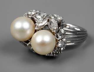 Ladies ring with pearls and brilliant-cut diamonds of approx. 3 ct