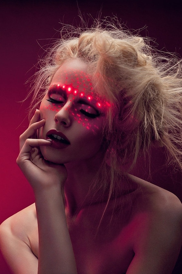 386577.jpg (750×1124) #projection #portrait #sparkles #portraits #light #beauty