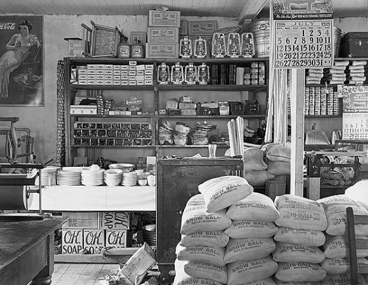 gen_piles.jpg 570×441 pixels #packaging #country #store #vintage