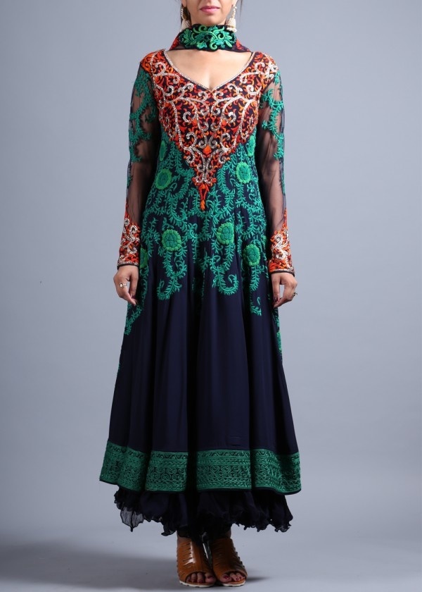 Vasansi Jaipur is an online designer store that is essentially well-suited in obliging the masses as it has a lovely combination of Indian s