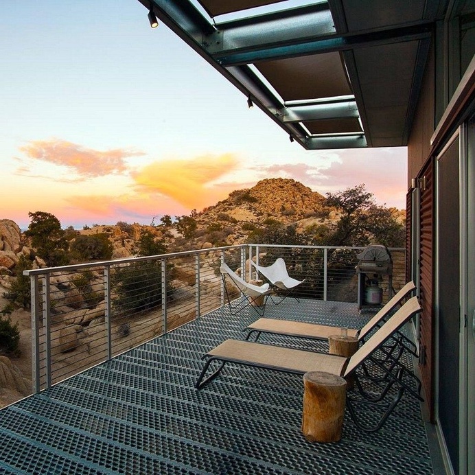 Prefab Sustainable Home Perched Amidst a Pristine High Desert 16