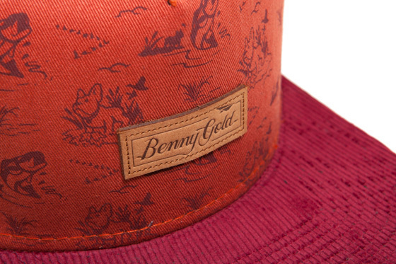 Looking Close #gold #hat #pattern #benny