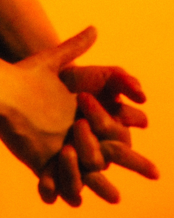 Chris Schoonover #photography #hands #grain