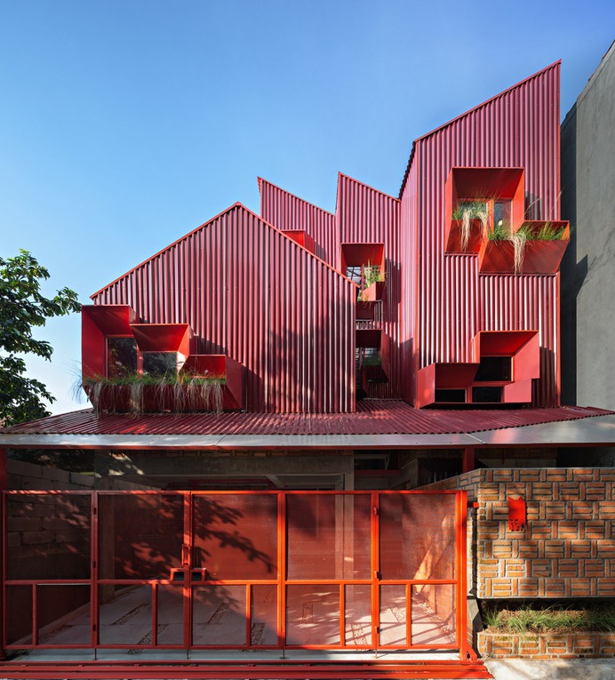 Stack By Step Red Zone Boarding House / Ismail Solehudin Architecture
