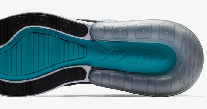 AIR MAX 270