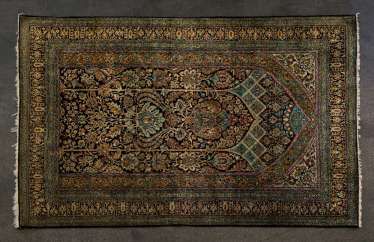 Oriental rug made of silk. IRAN, 20. Century, approx. 216x137 cm