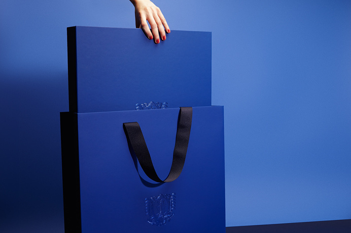 ambassade des arts blue packaging branding modern cool inspiration designblog www.mindsparklemag.com
