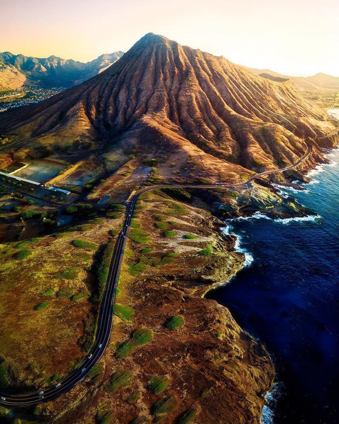 Magnificent Nature Landscapes of Hawaii by Micah Roemmling