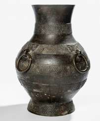 Bronze vase 'hu'Form in the archaic style