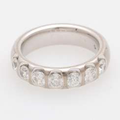 Ladies ring with 7 brilliant-cut diamonds together approx 1,38 ct