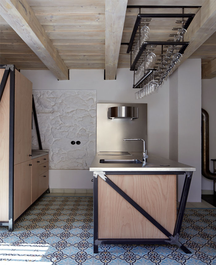 ORA Transform a 16th Century Residence into a Guesthouse - InteriorZine