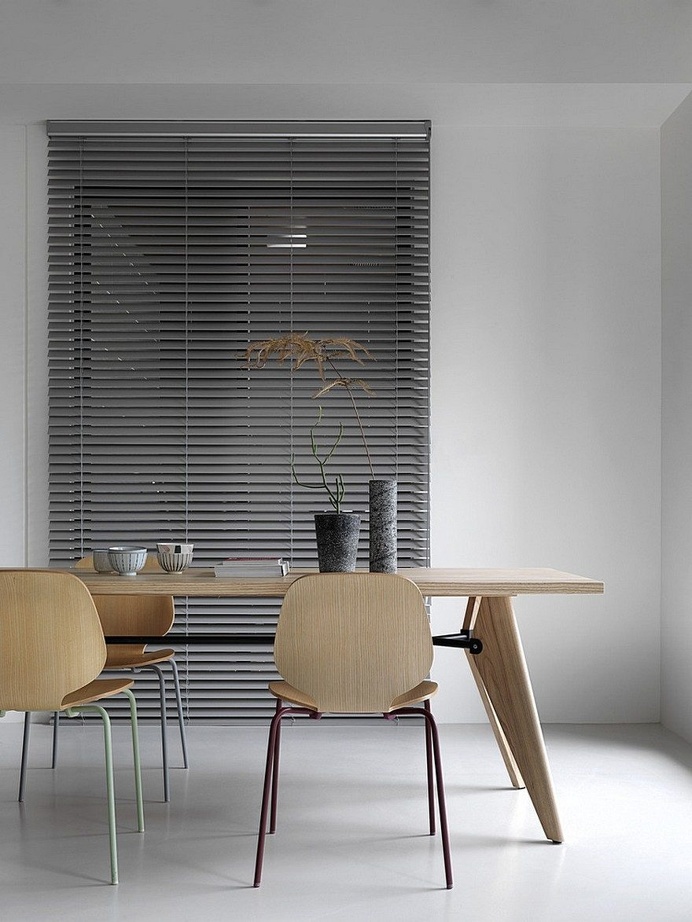 39 sqm Contemporary Apartment Personalized in Gray and White 9