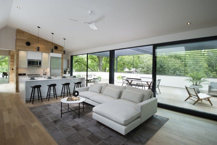 Autohaus Residence and Car Collectors' Garage in Central Texas 8