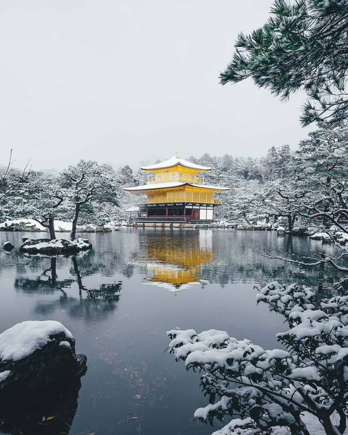 Cinematic Street Photos of Japan by Takashi Yasui