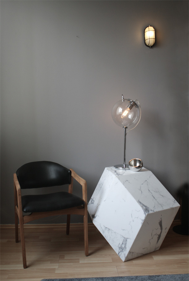 Andres Gutiérrez - 403 Norte #interior #lamp #chair #neat #marble