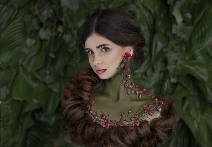 Marvelous Fine Art and Dark Beauty Portraits by Viktoriya Dovbnya