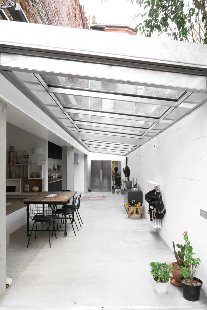 M20 Extension of a Charterhouse by BAST