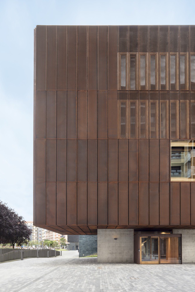 New Zubiaur School of Music / Javier de las Heras Solé