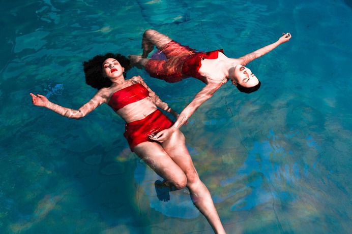 Transgressive transparency (NSFW) –