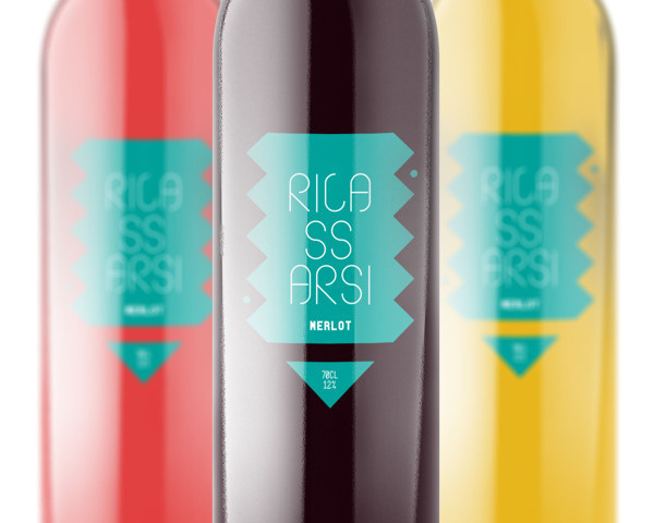 Rilassarsi on Behance #wine #bottle
