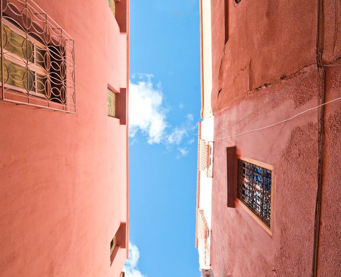 La muralla Roja 2 photo by beasty . (@beastydesign) on Unsplash