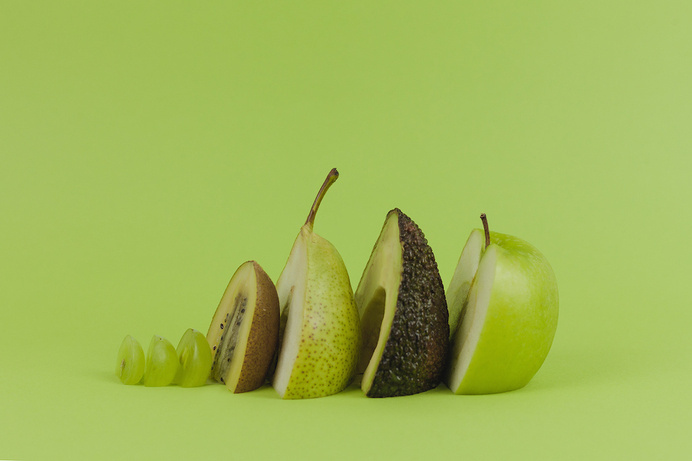 Sunday Pleasure – Homemade Smoothies | iGNANT.de #photo #smoothie #fruits #recipe #green
