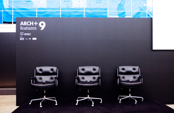 Meiré und Meiré: ARCH+ features 09 #signage