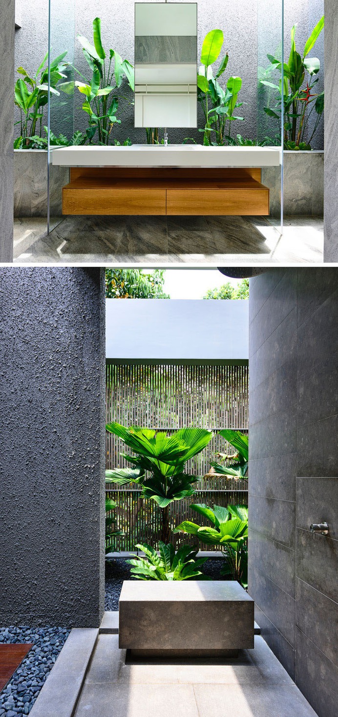 This Singaporean House Completely Opens Up To The Backyard