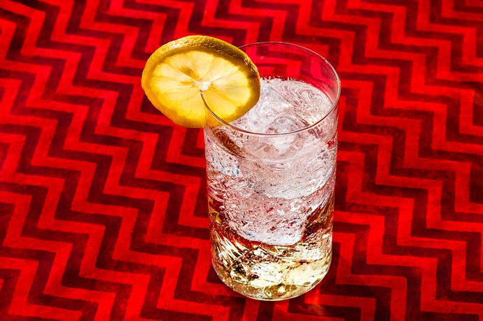 Desgin Gin - Tom Colins
#cocktail #cocktails #alcohol #photography #desgin