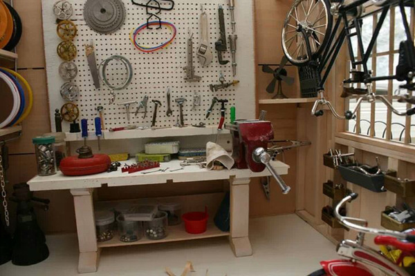 TinyGarage Interior 2.jpg #workshop #bike #miniature #art