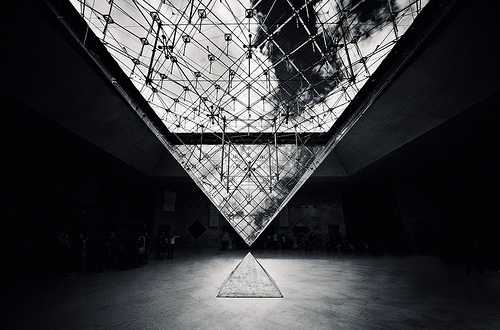 Mylo Xyloto #glass #architecture #pyramid