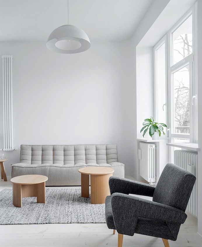 Apartment in Warsaw – The White Grace of Urban Living - InteriorZine